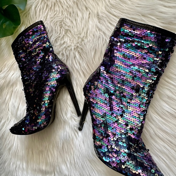 ❤️ Gorgeous Sequin Boots - Picture 8 of 11
